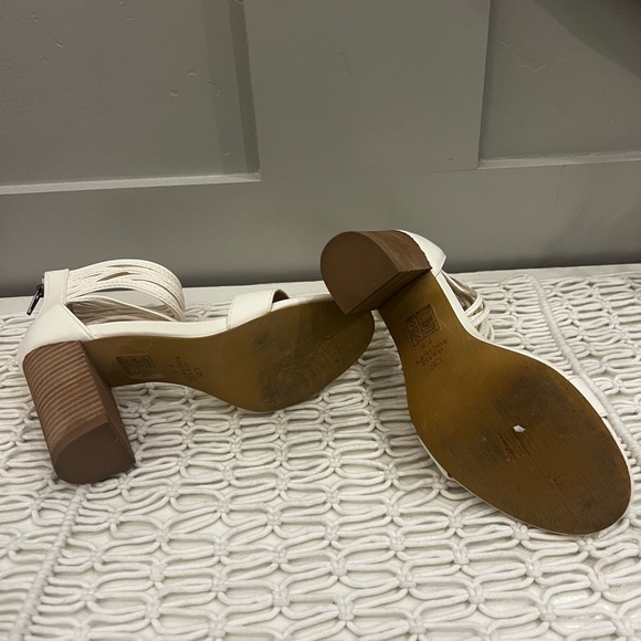 Oasis Society Chunky Heels - Picture 8 of 12